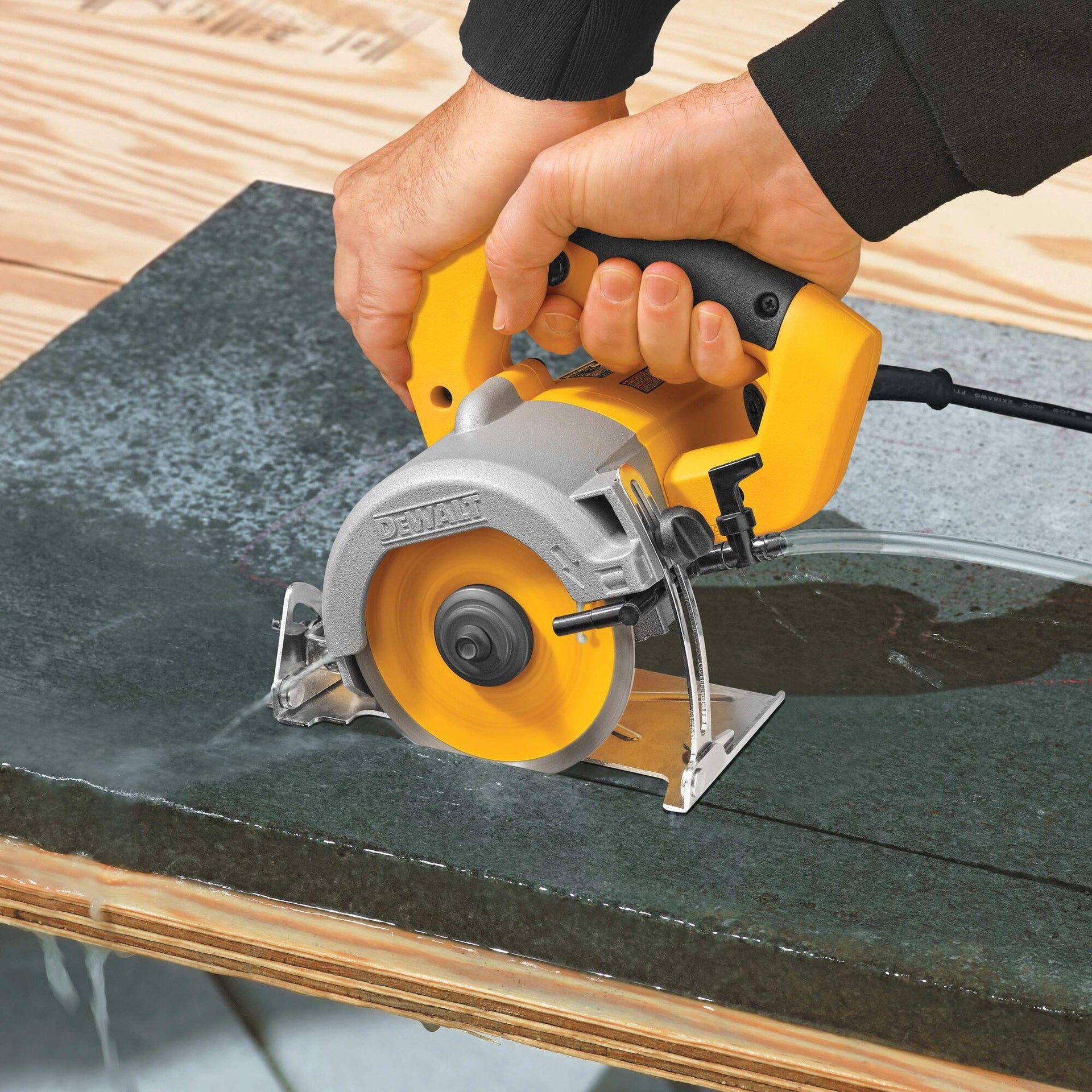 DEWALT 100 mm Tile/Ceramic Cutter (Professional)